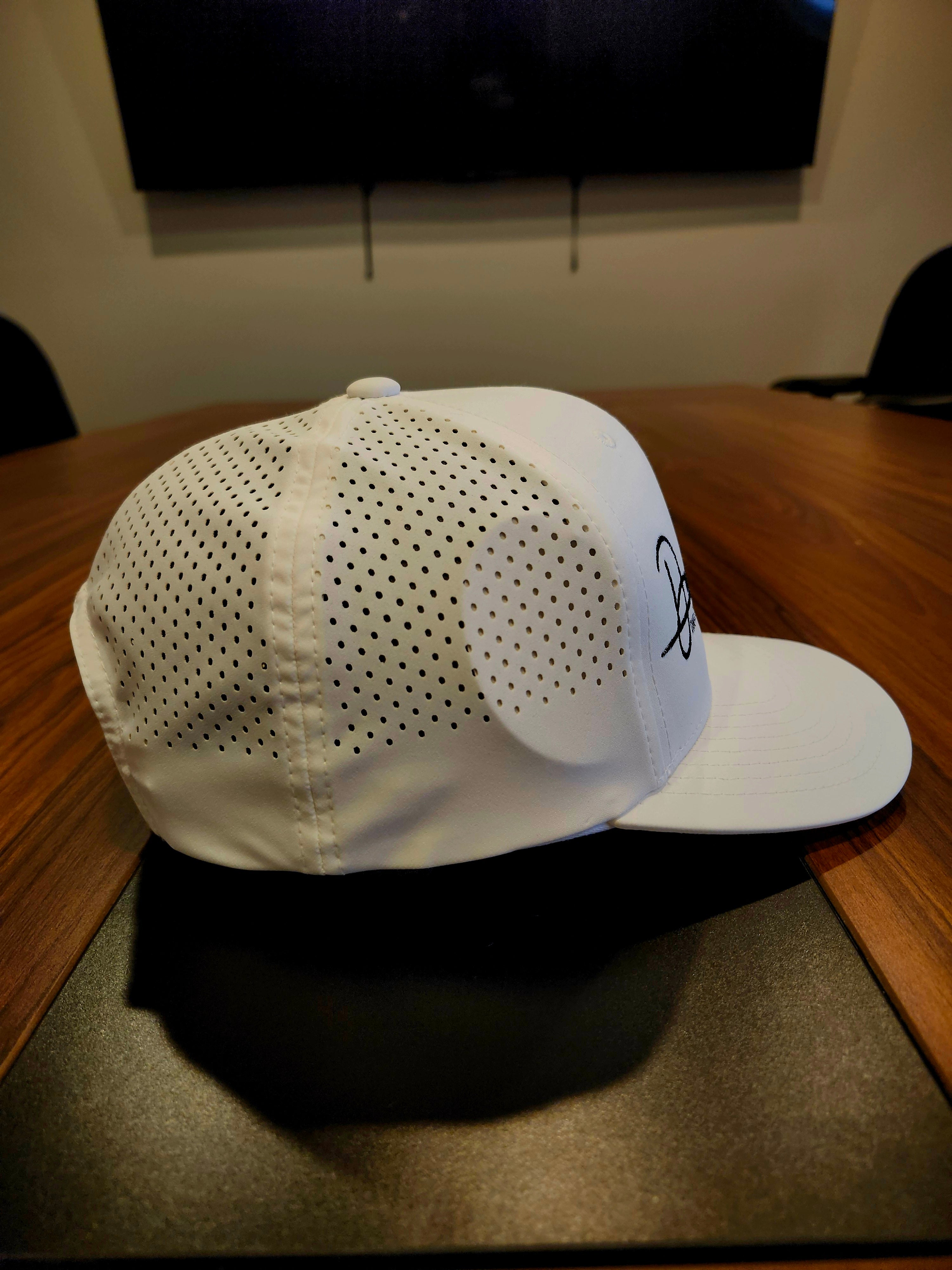 DM Caballo Alfa (hat)