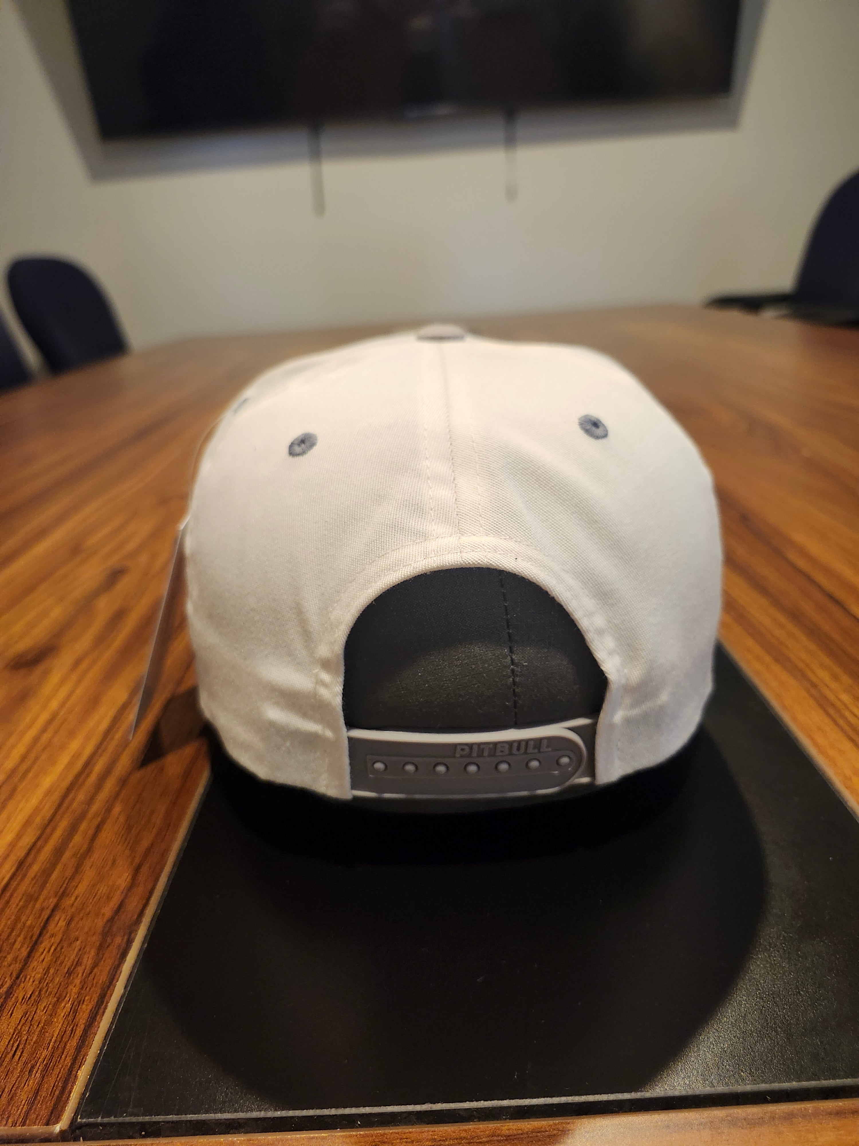 DM Tigre (side edition grey hat)