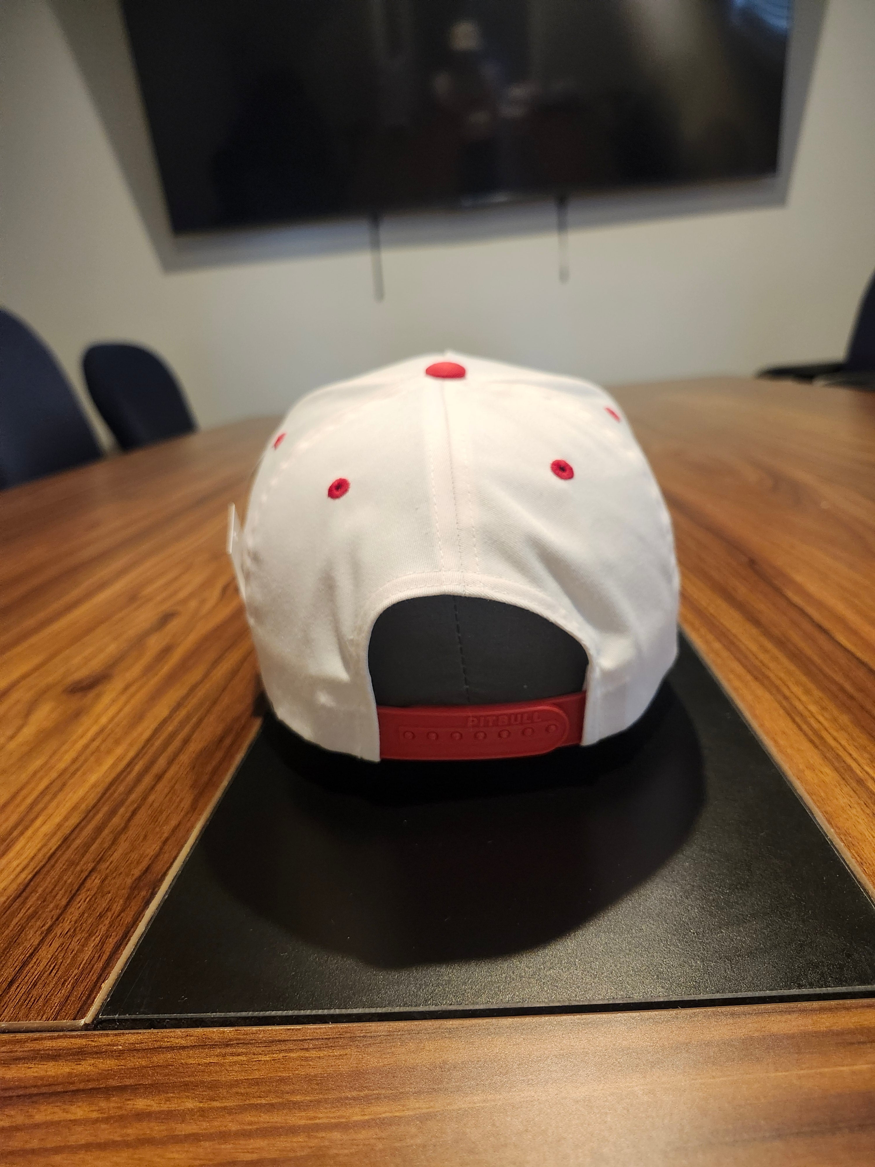 DM Calistro // Gorra rojo con blanco